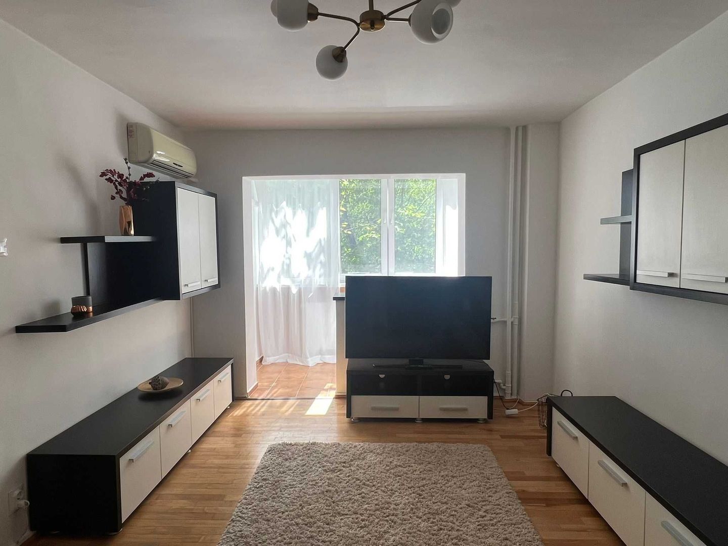 Apartament 2 camere Dristor, renovat, metrou Dristor, loc parcare - Poză 2