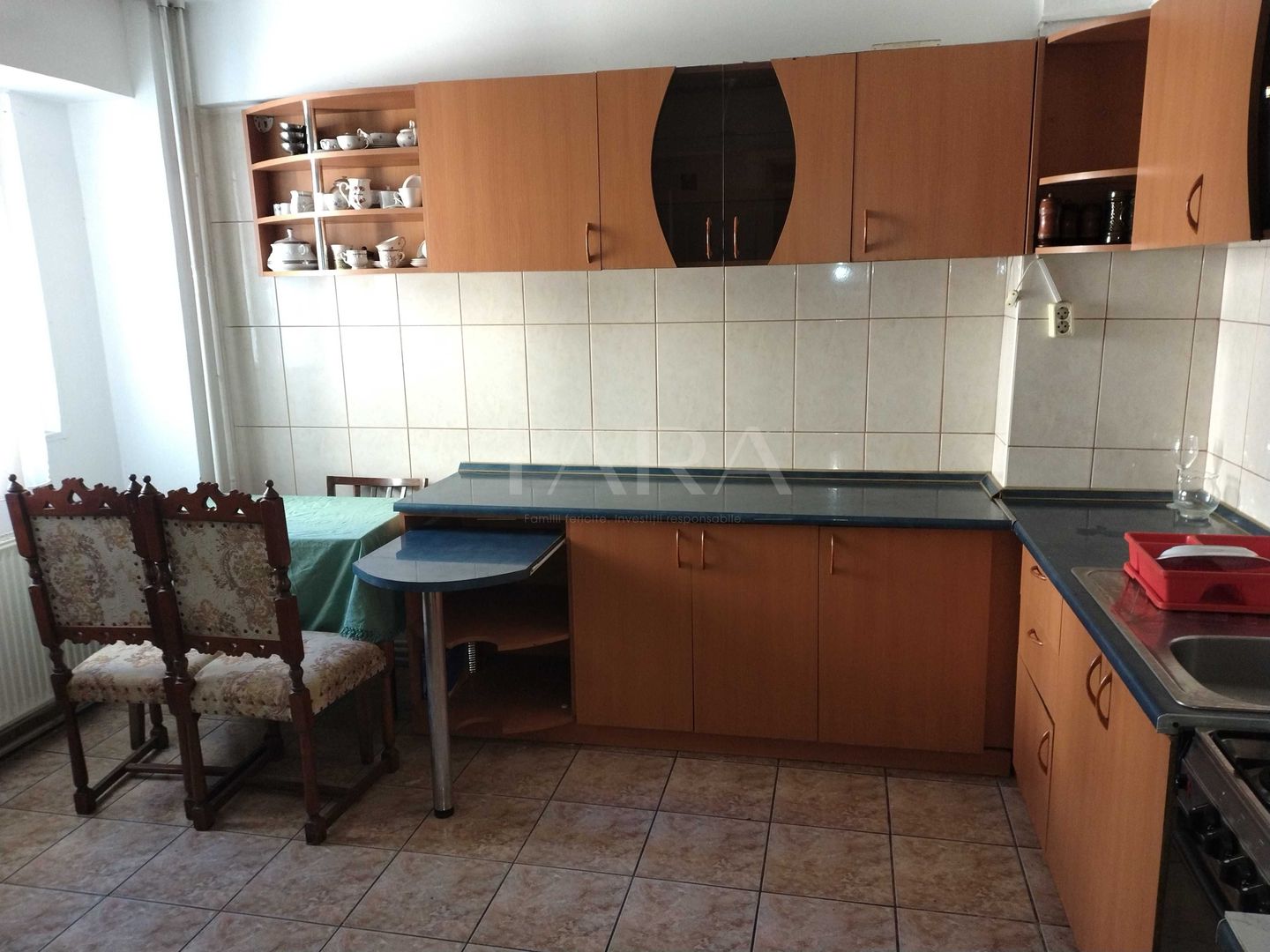 Apartament spațios, central, ideal pentru familie sau investiție! - Poză 4
