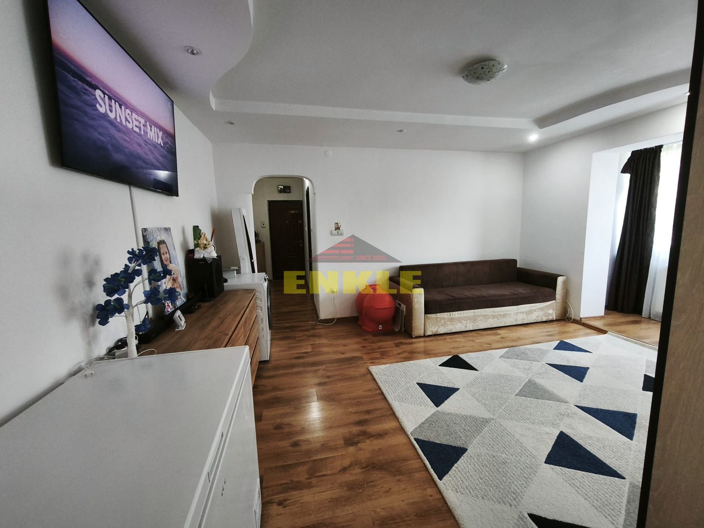 De vanzare apartament cu doua camere , zona Curcubeului. - Poză 1