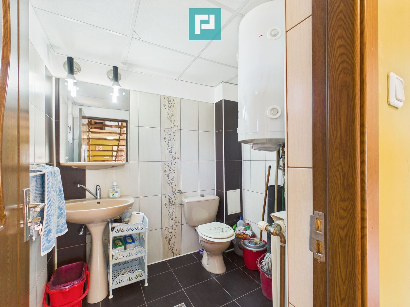 Cabană deosebită cu 4 camere în Căsoaia - Poză 12