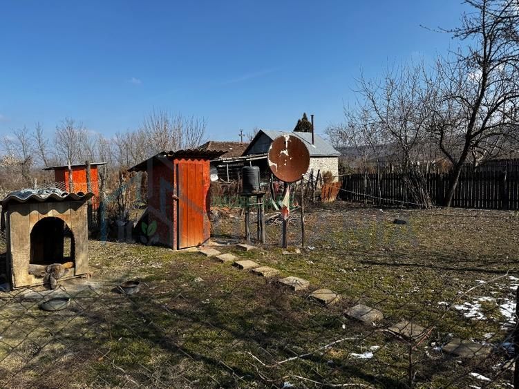 Casa locuibila la 39 km de Iasi, in Hermeziu, racordata la apa - Poză 7