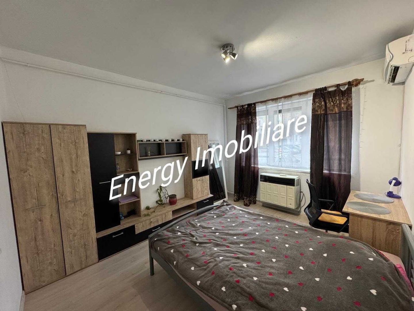 De vânzare o garsonieră recent renovată în zona 7 Noiembrie. - Poză 1