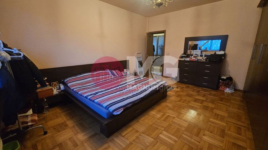 Casă Impresionantă de Vânzare Vitan ideal pentru Locuință sau Business - Poză 5