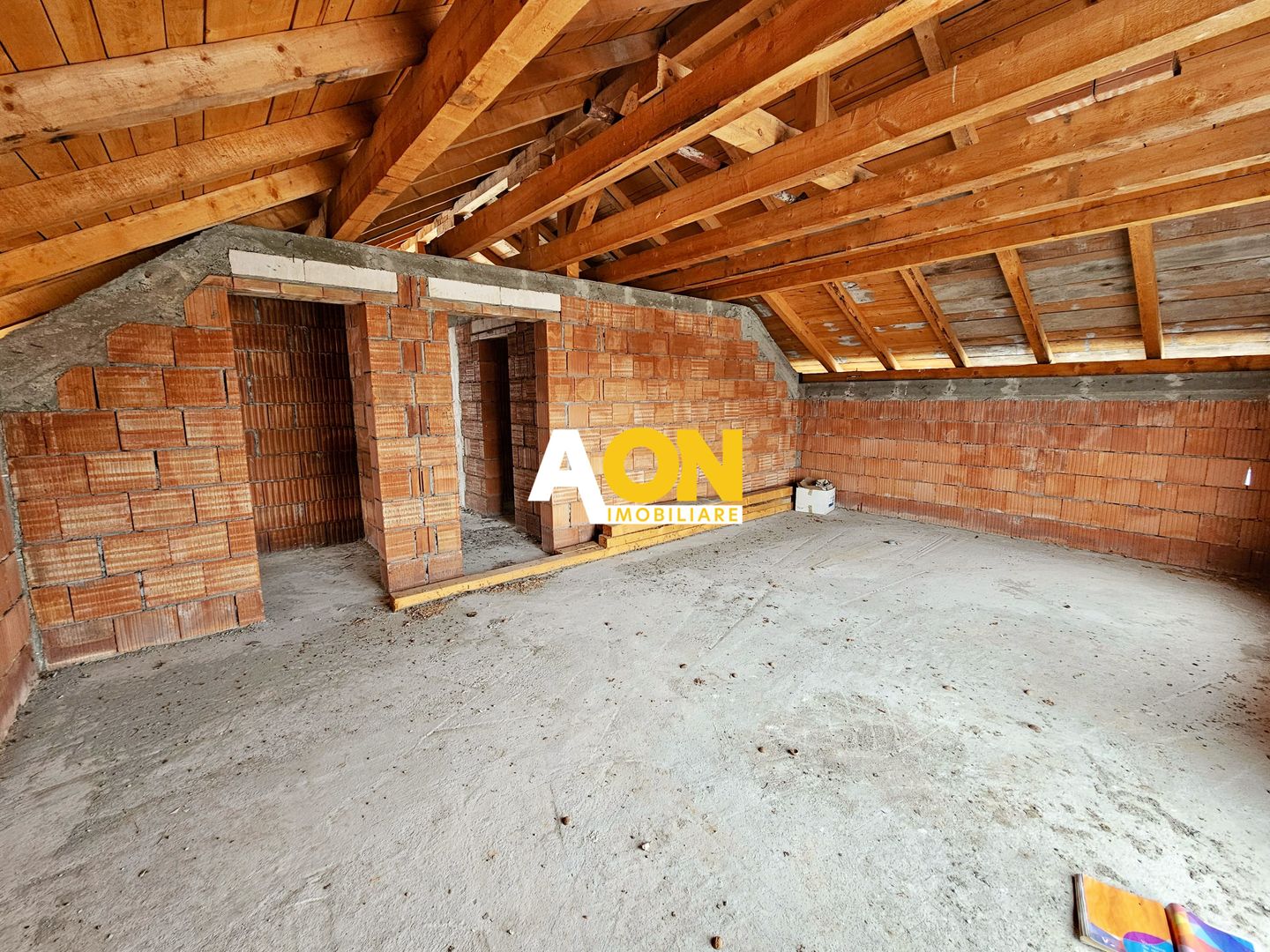 COMISION ZERO! Casa la rosu, P+1, 300 mp teren, cu utilitati, Lancram - Poză 17