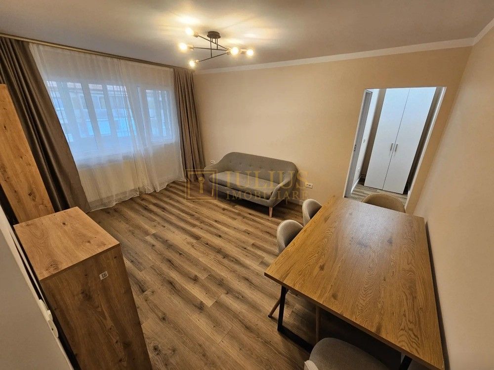 Apartament cu 3 camere, renovat, centrala proprie-Pet Friendly - Poză 2
