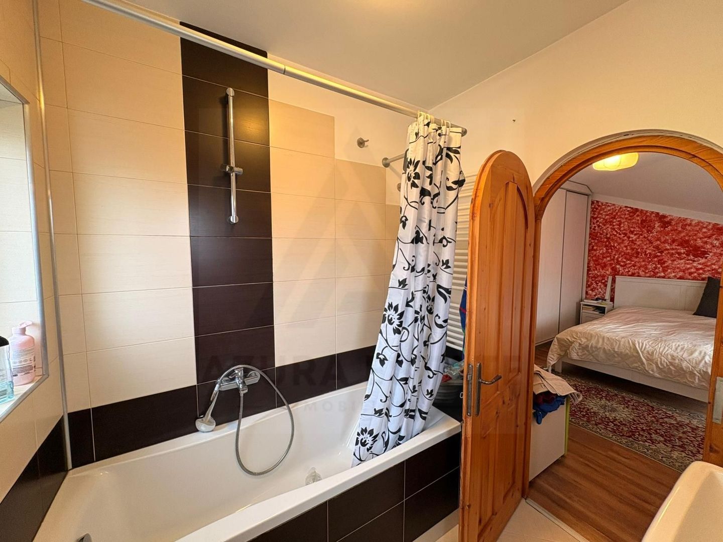 Casă modernă 140 mp utili 4 camere 2 bai si teren 490 mp in Șura Mica - Poză 8