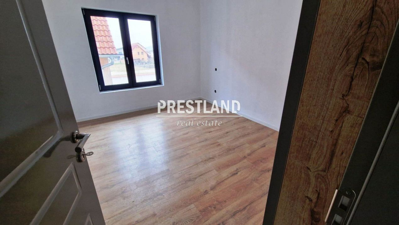 Casa tip duplex - Poză 2
