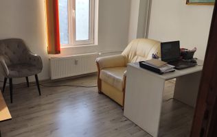 Apartament cu trei camere de vanzare, Piata Muncii, 231.000€ negociabil