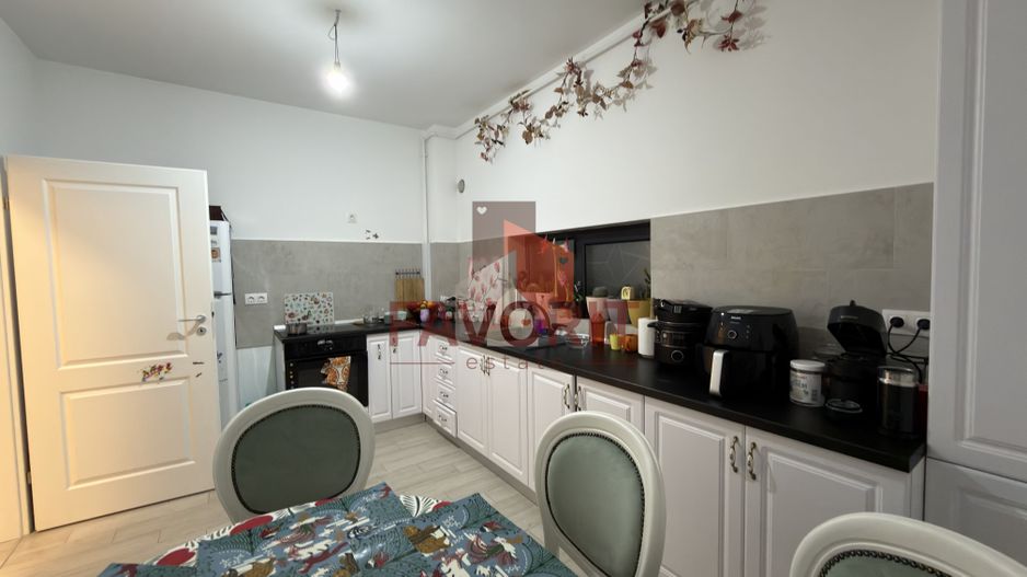 Decomandat. Cu gradina proprie. Mobilat si utilat - Poză 3