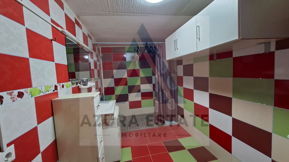 Casa 6 camere 2 bai curte 306 mp utili si parcare privata in Selimbar - Poză 15