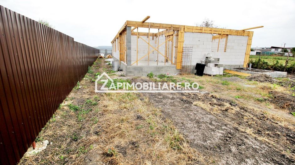 Casa 5 camere pe 1 nivel cu garaj si gard 176mp,1400mp teren - Poză 19
