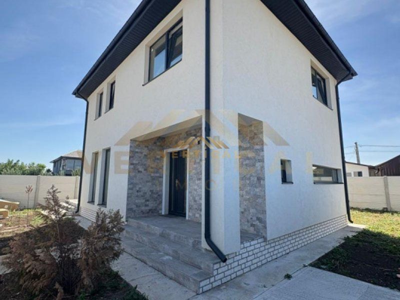 Vila la intrare in comuna Berceni - Poză 1