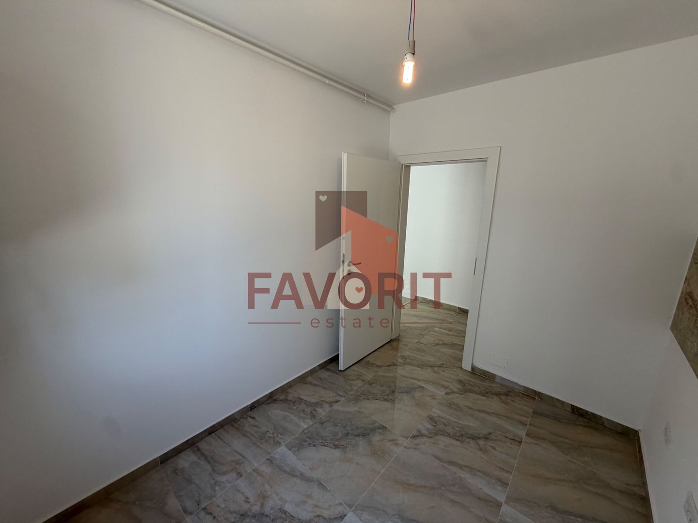 Bloc Nou. Disponibil imediat. Bucatarie inchisa. Parcare in CF. - Poză 9