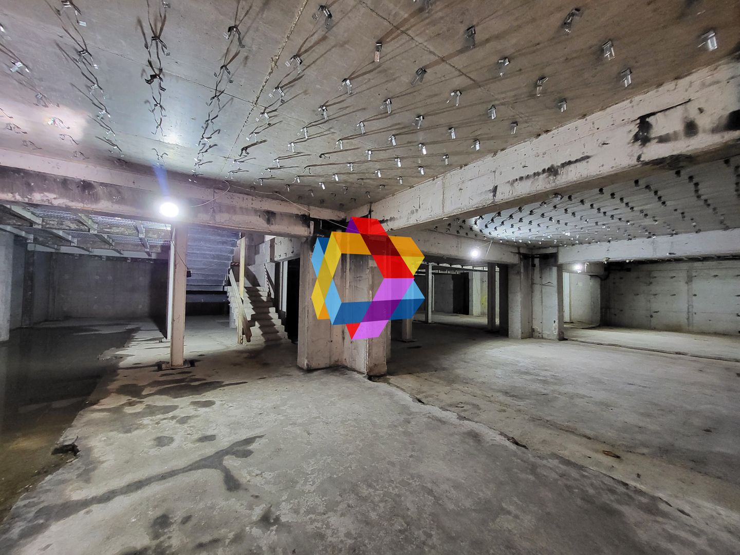 Clădire mixta -3600 mp - Poză 11