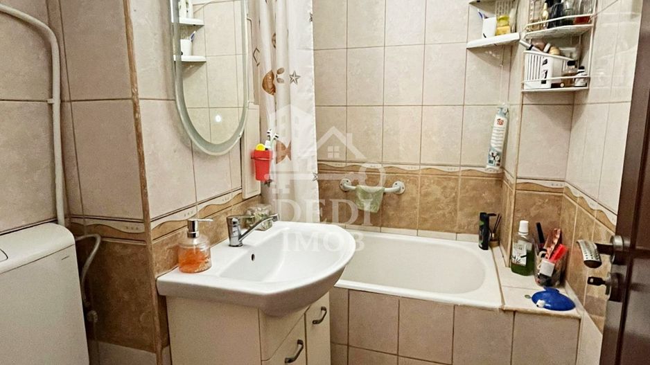 Apartament 2 camere de vânzare in zona Rogerius, Oradea - Poză 9