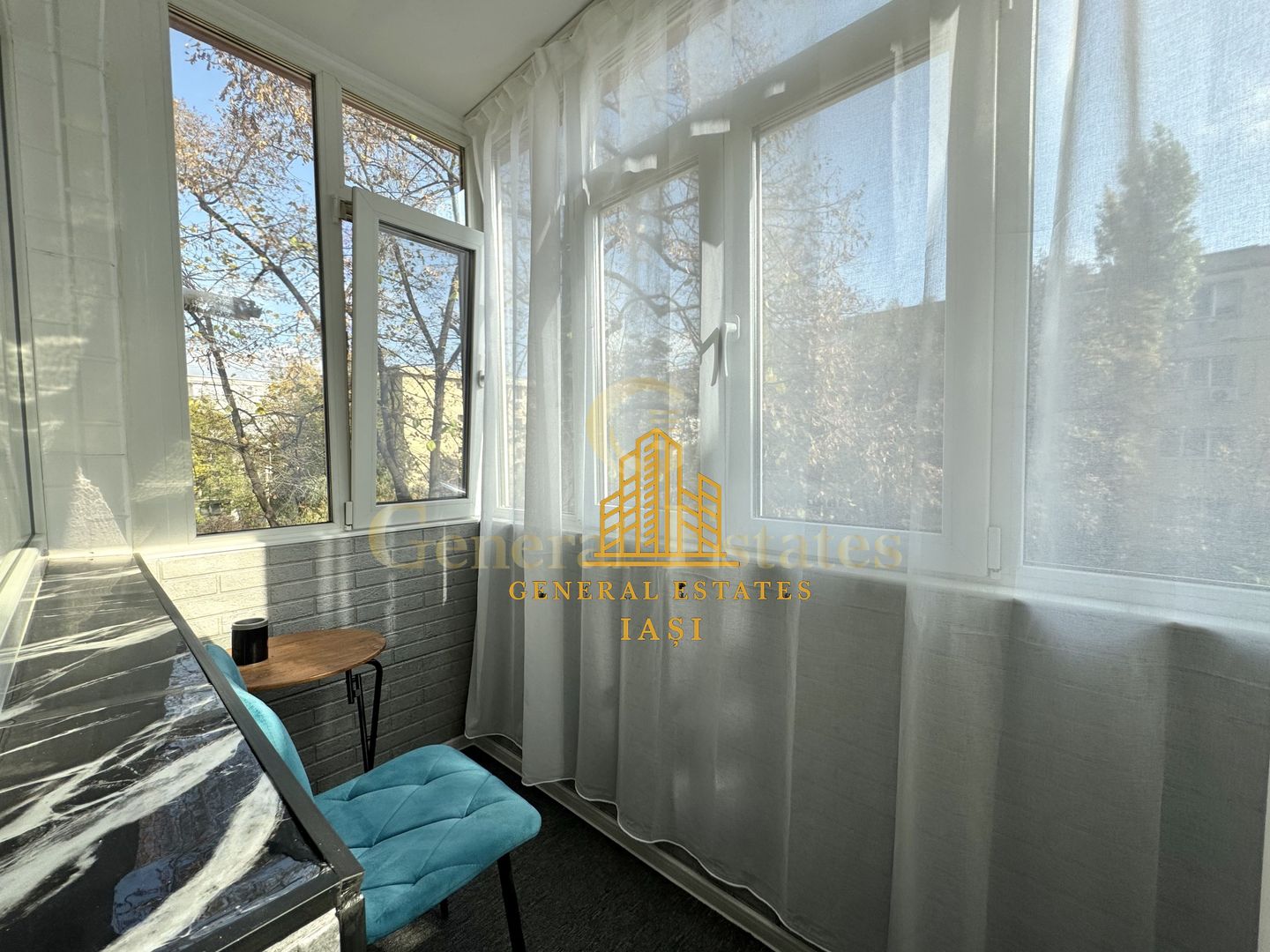 Vânzare apartament cu 2 camere 52 m.p. în Pod Roș - Poză 12