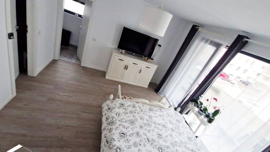 Apartament cu 4 camere, decomandat, zona Albert - Poză 6