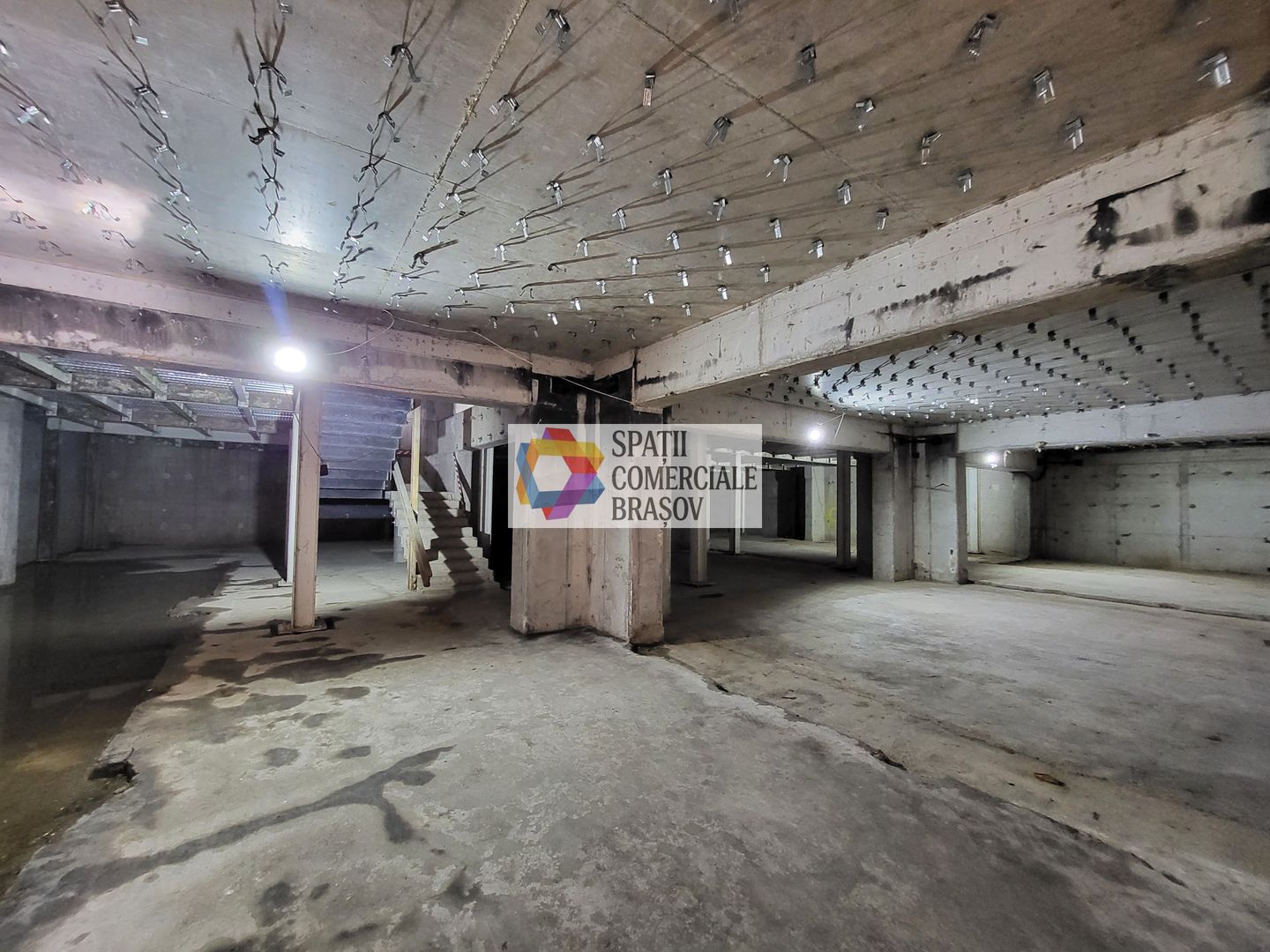 Clădire mixta -3600 mp - Poză 11