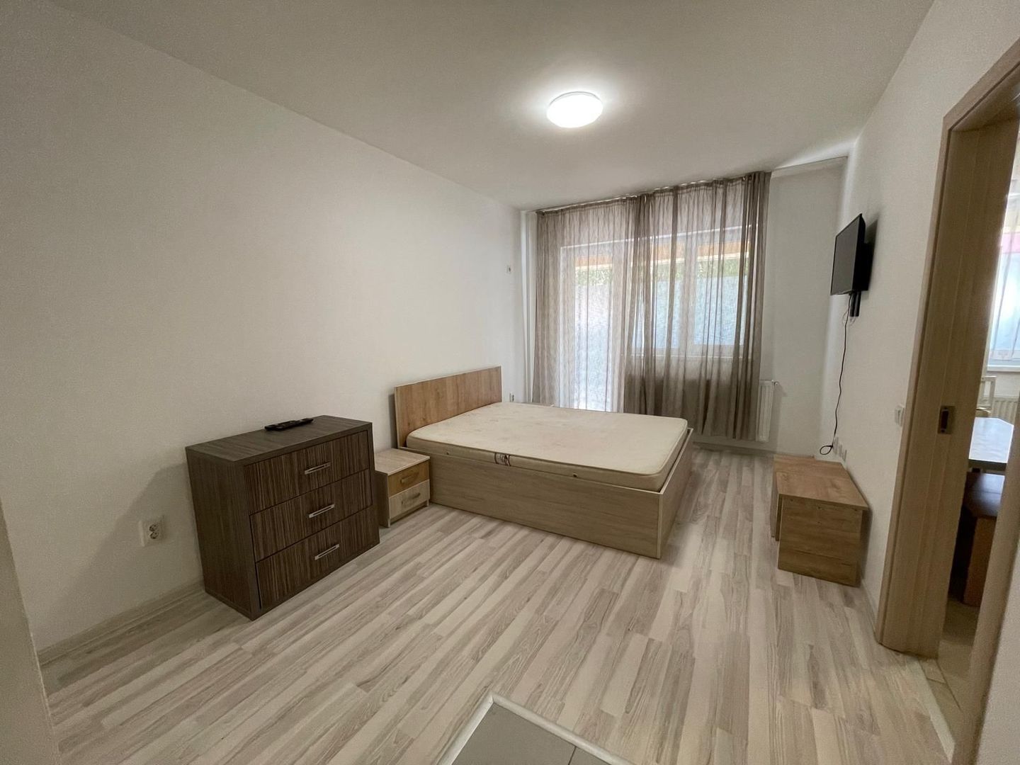 GARSONIERA BLOC NOU, CENTRALA PROPRIE, BUCATARIE INCHISA, LIBERA - Poză 4