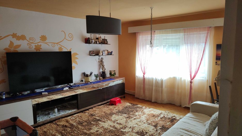 Vand apartament 3 camere Micro17 ,80mp - Poză 1
