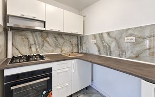 Garsoniera renovata- Poitiers- Mata Rosie - Continental/Aumovio - Poză 2