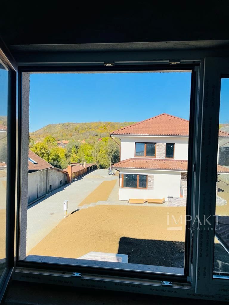 Ansamblu de 3 case la vanzare  in Chinteni! - Poză 12