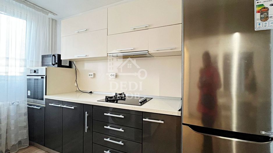 Apartament cu 3 camere de inchiriat Blv. Decebal, Oradea - Poză 7