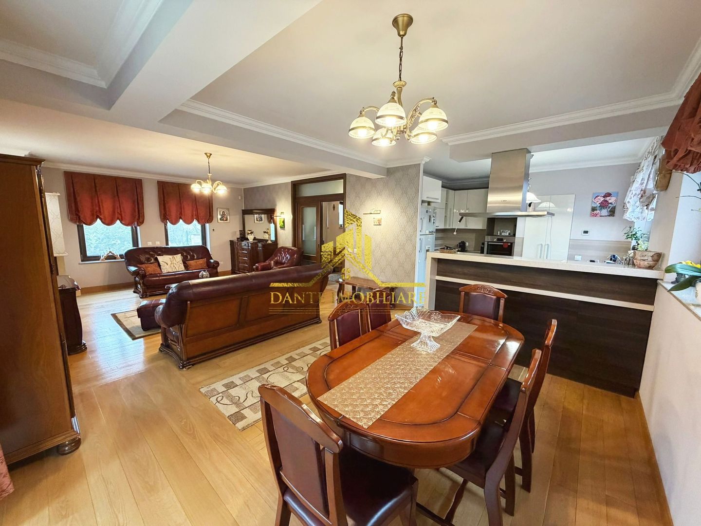 Casa, 3 dormitoare, 3 bai, ultrafinisata, mobilat lux, Faget - Poză 19