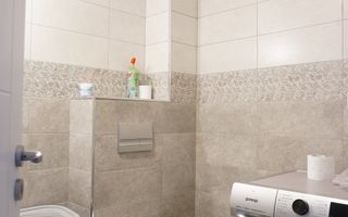 Apartament pe 3 niveluri, terasa, curte si 2 locuri parcare - Poză 9