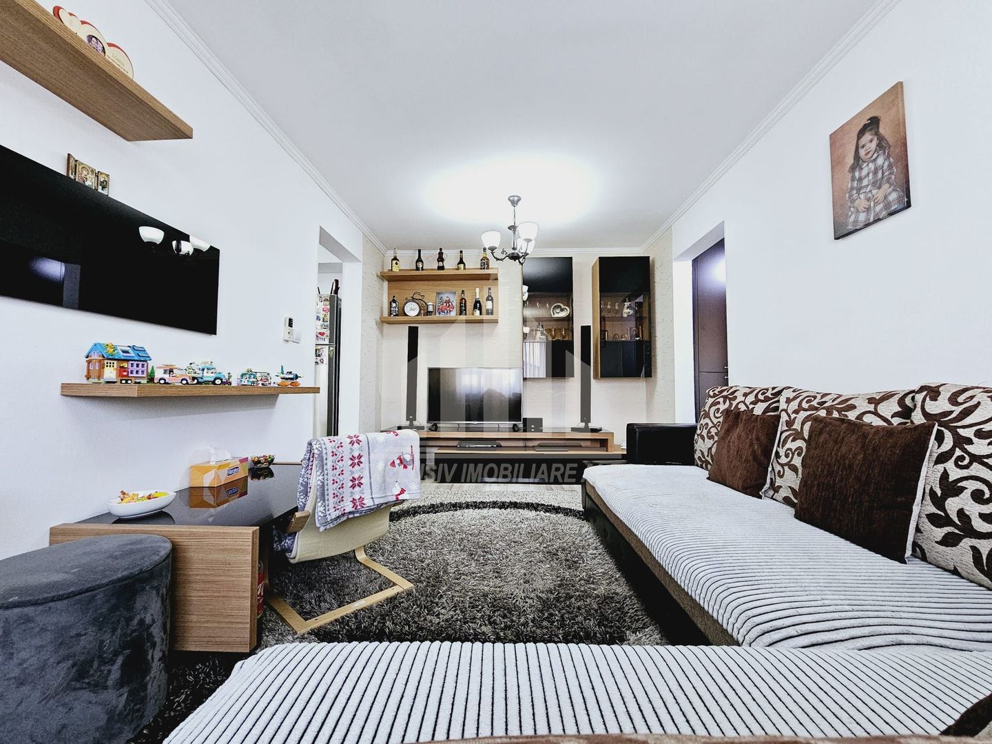 Apartament cu 3 camere de vanzare, Cetate - Poză 2