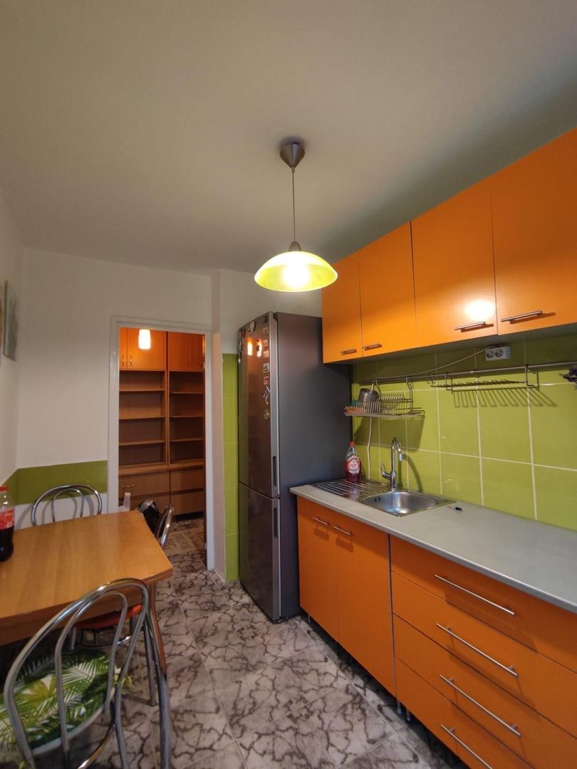 Apartament 3  camere, etaj 2, parcare inclusa, zona Policlinica Titan - Poză 3