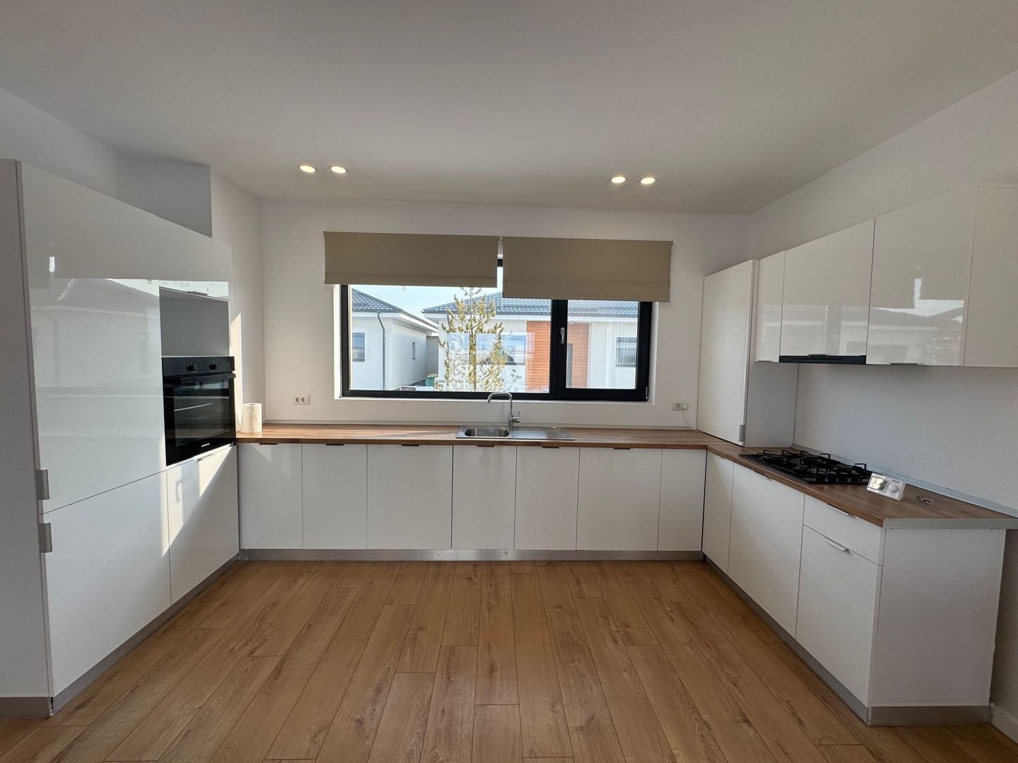 Otopeni Vila P+1+M exclusivista in zona BUNA - Poză 3