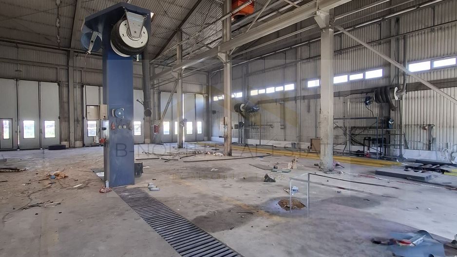 Distribuție /productie 3800 mp -constructie /14.000 mp curte. - Poză 5