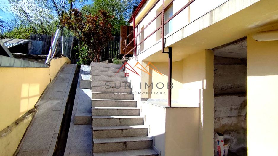 VILĂ P+E DE VÂNZARE | 5 CAMERE | TEREN 451 MP | CÂMPINA - Poză 2