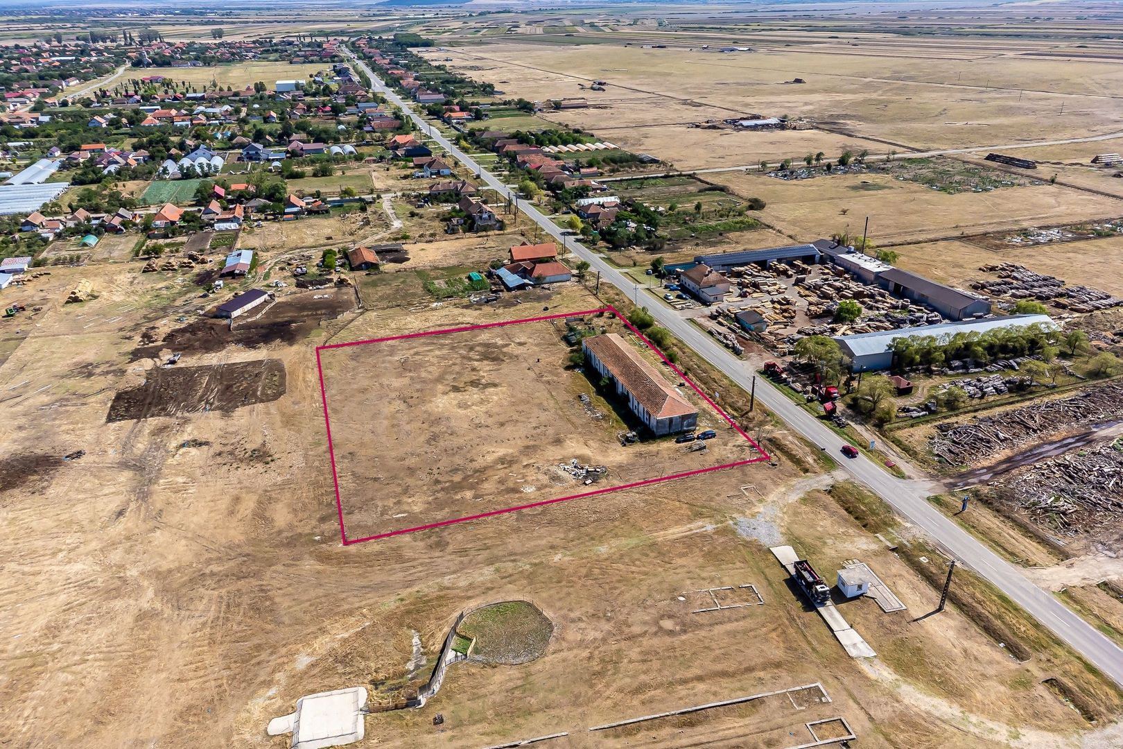 Proprietate ideală pentru atelier sau mică afacere în Zărand! - Poză 3