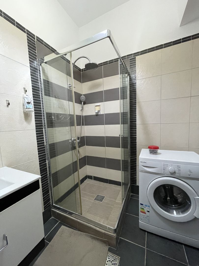 Apartament Calea Victoriei nr 208, risc 1, vedere stradala. - Poză 4