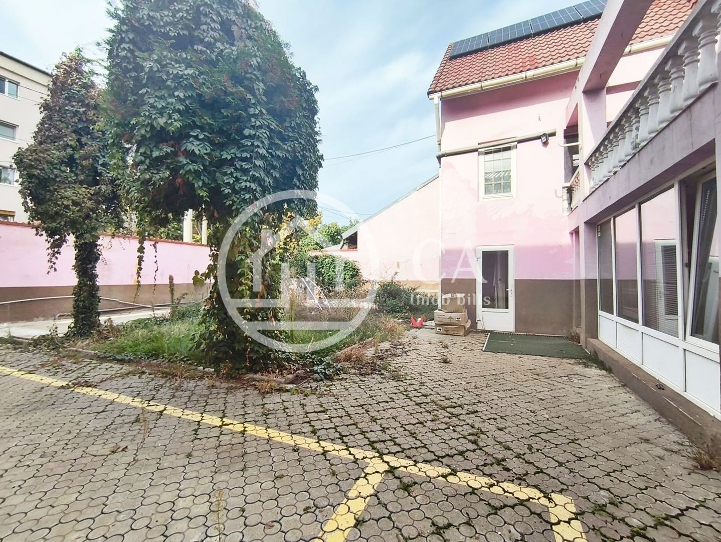 Casa de închiriat cu 6 camere în Rogerius, Oradea - Poză 1