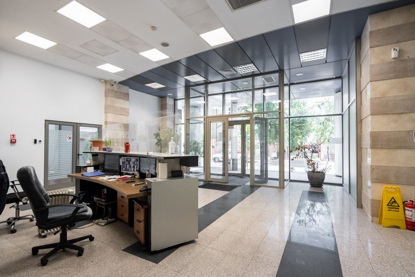 cladire de birouri 8889 mpc in Piata Alba Iulia inchiriata - Poză 17