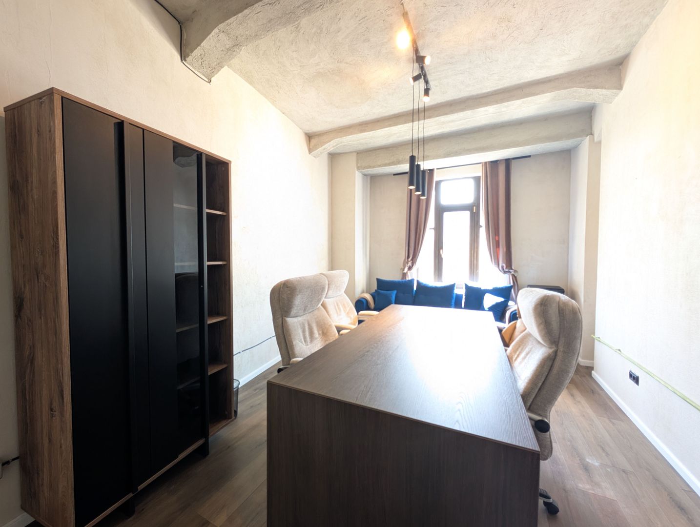 Coworking modern în zona Cișmigiu – 3 birouri de închiriat - Poză 14