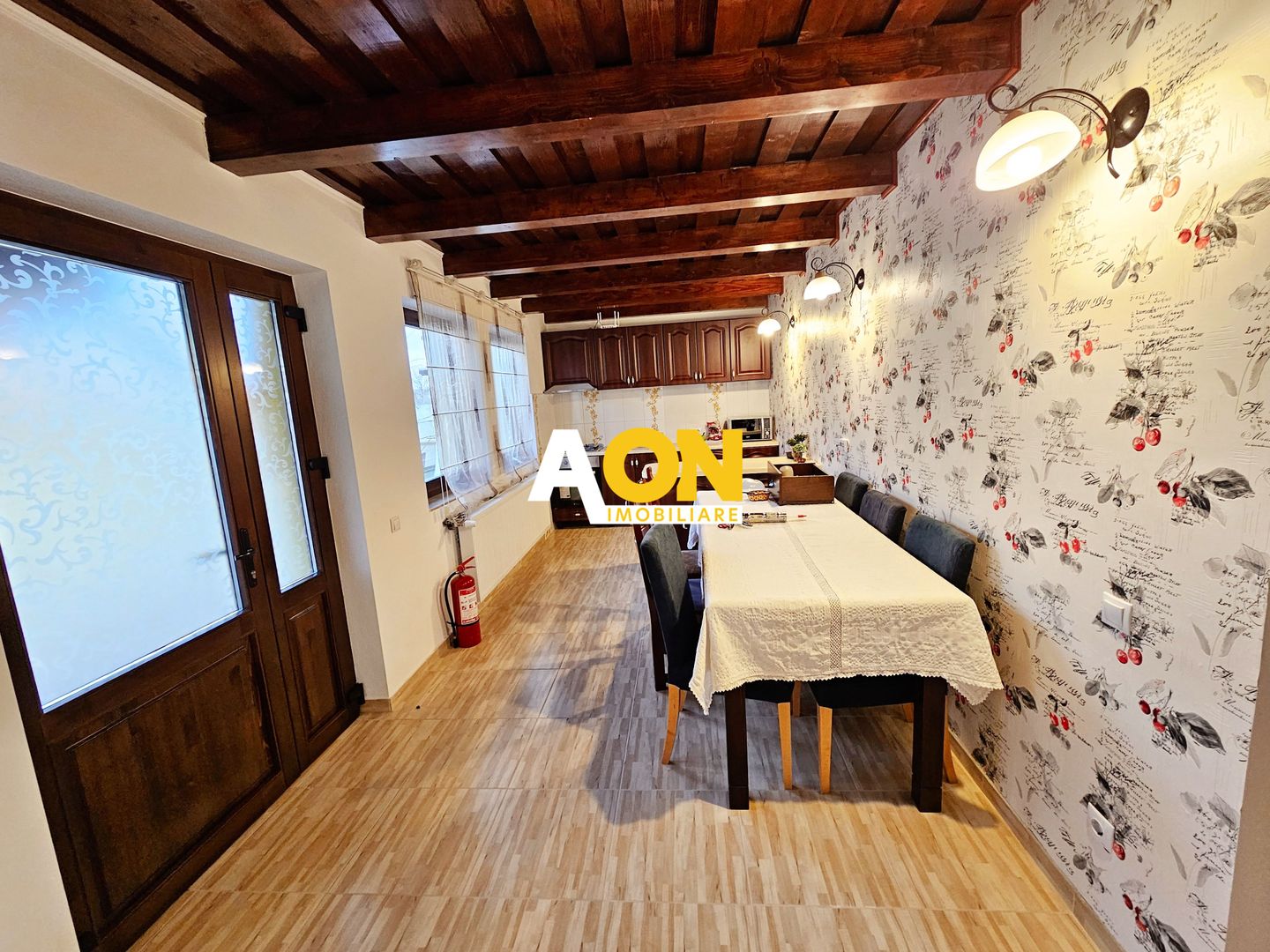 Casa cu 2 corpuri de cladire, 504 mp teren, Lipoveni - Poză 5