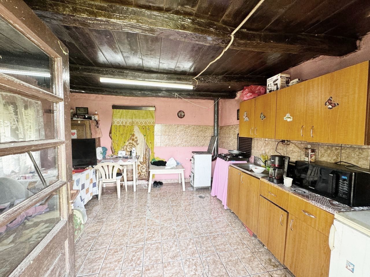 REZERVAT! Casă modestă în Arăneag, zona Căsoaia. - Poză 5