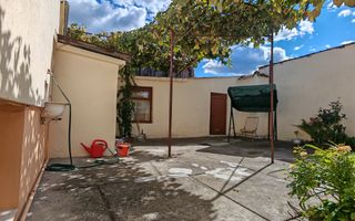 Casă individuală cu 3 camere, curte , în Sibiu, zona Lupeni - Poză 5
