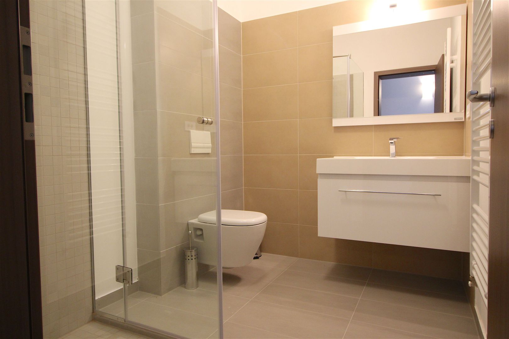 Apartament cu 3 camere de închiriat în zona Nord - Poză 16