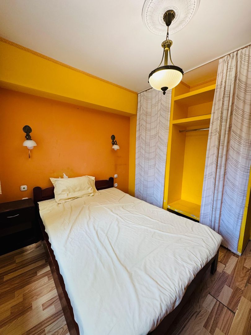 Apartament cu 3 camere pe str. Aluminei langa Liceul Ortodox - Poză 5
