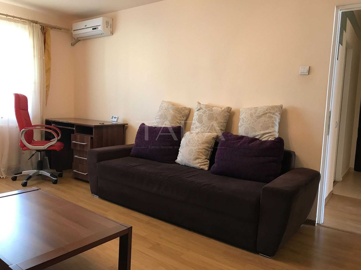Apartament cu 3 camere, decomandat, în zona Pietei Zorilor! - Poză 1