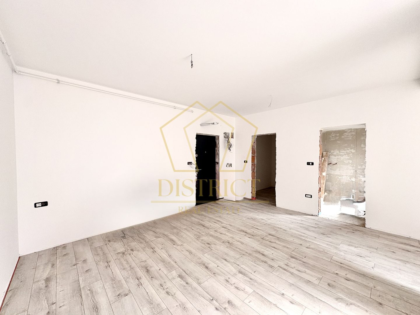 Apartament cu o camera si curte de 14mp | Buziașului | Hornbach - Poză 3