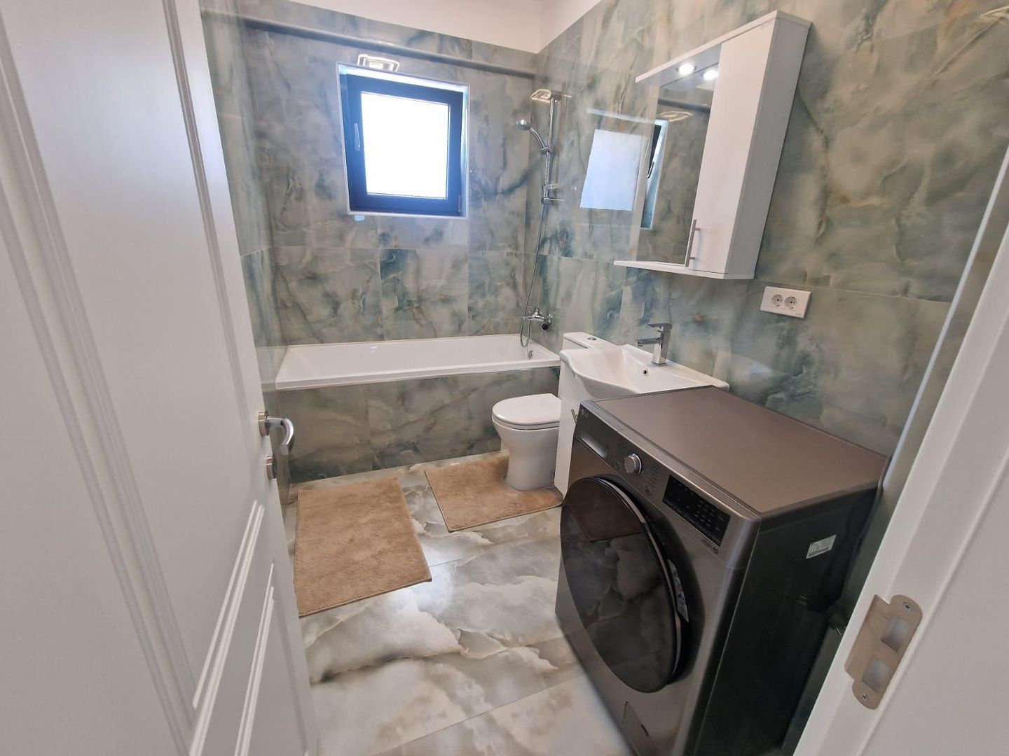 Apartament 4 camere Otopeni Central, nou, 2 locuri de parcare subterane - Poză 10