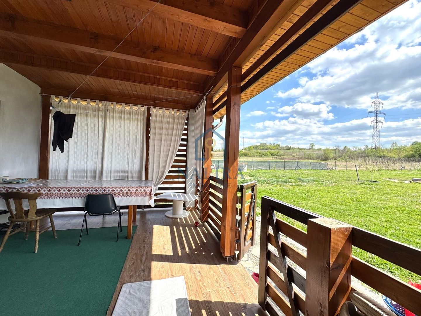 Casa de vanzare cu 14 Ari teren - Lapusel - Poză 4