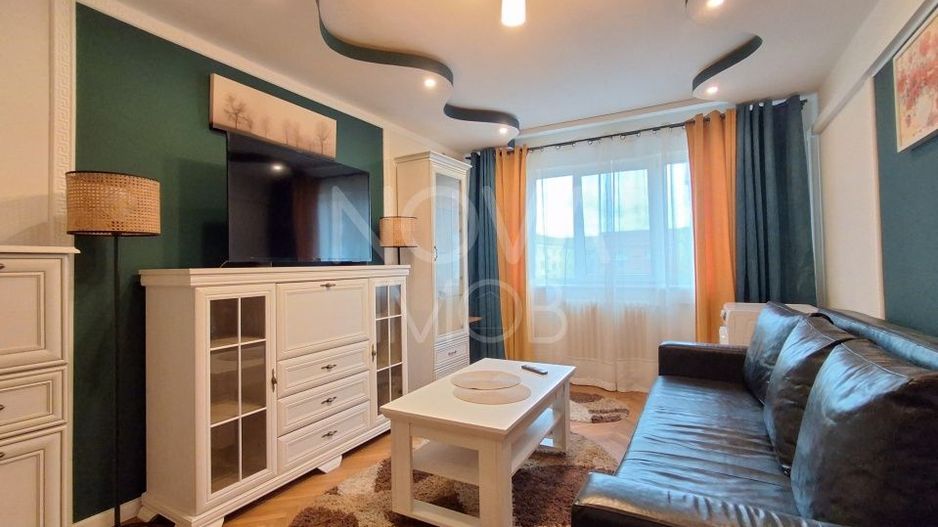 Apartament de inchiriat 3 camere etajul 4, cu lift,  Zona Vasile Aaron - Poză 2