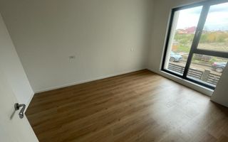 Decomandat. Zona Buziasului. Parcare in curte. - Poză 5